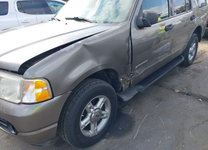 Photo 6 of 2005 Ford Explorer XLT/XLT SPORT (VIN 1FMZU73EX5UA03852)