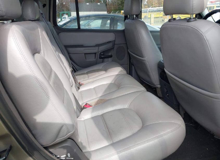 Photo 8 of 2005 Ford Explorer XLT/XLT SPORT (VIN 1FMZU73EX5UA03852)