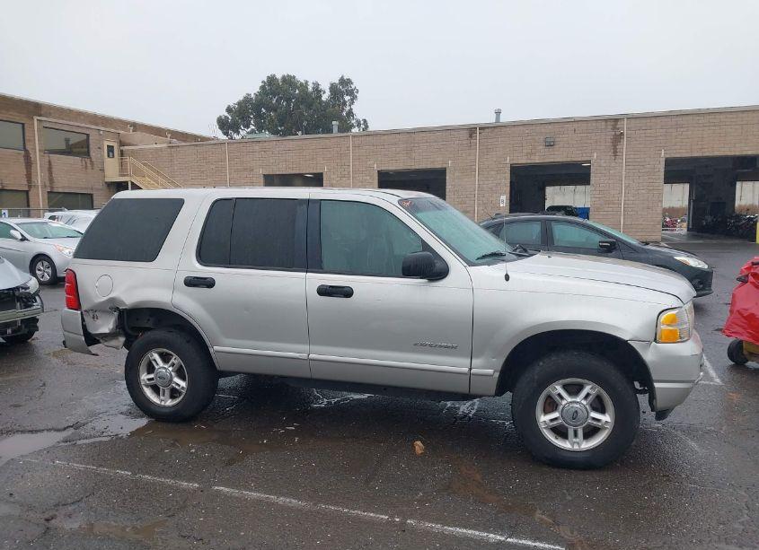 Photo 13 of 2005 Ford Explorer XLT/XLT SPORT (VIN 1FMZU73EX5UA54381)