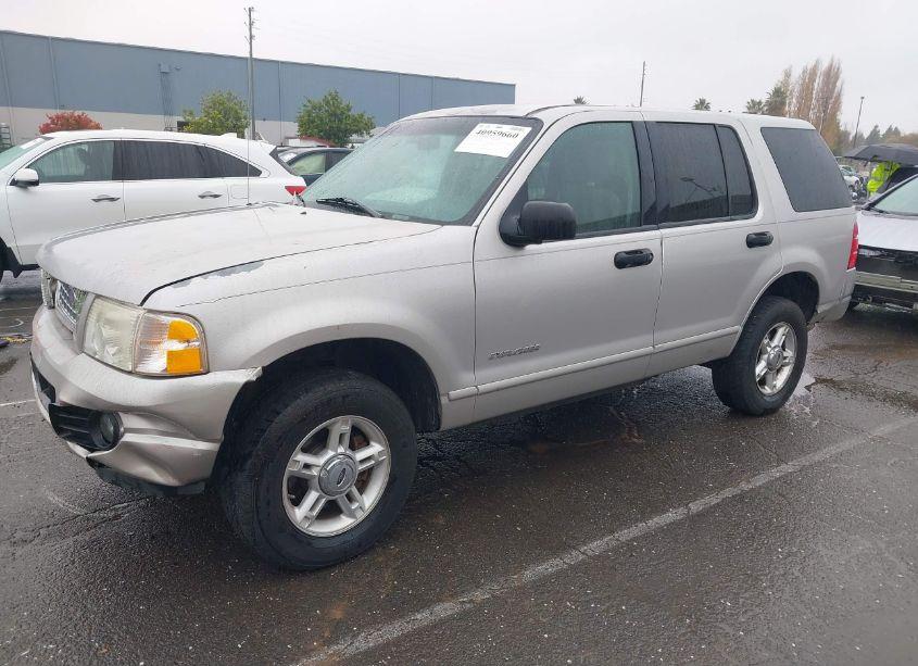 Photo 2 of 2005 Ford Explorer XLT/XLT SPORT (VIN 1FMZU73EX5UA54381)