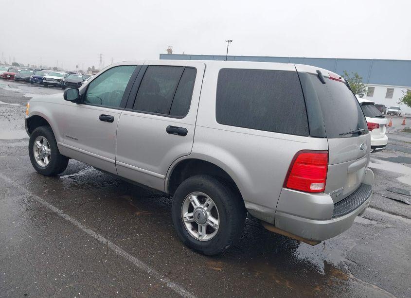 Photo 3 of 2005 Ford Explorer XLT/XLT SPORT (VIN 1FMZU73EX5UA54381)