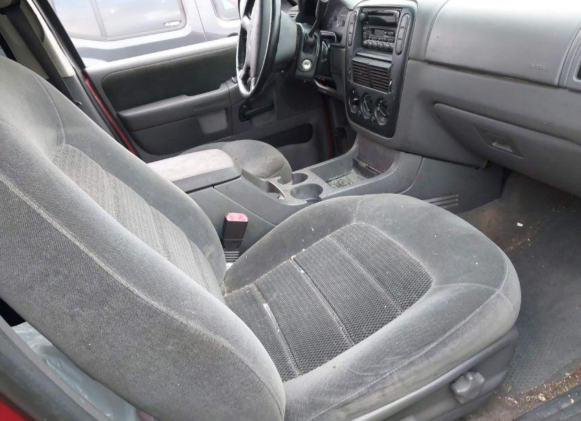 Photo 5 of 2002 Ford Explorer XLT (VIN 1FMZU73K02UD22484)