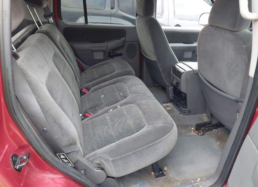 Photo 8 of 2002 Ford Explorer XLT (VIN 1FMZU73K02UD22484)