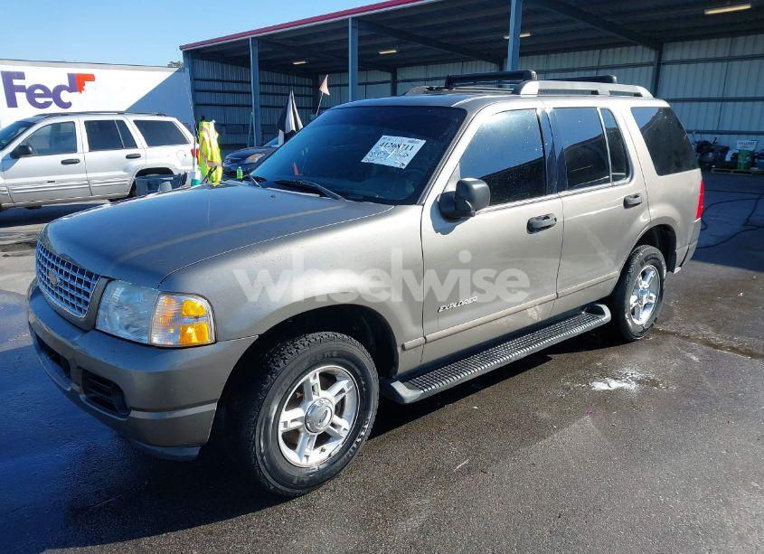 Photo 2 of 2005 Ford Explorer XLT/XLT SPORT (VIN 1FMZU73K05ZA19681)