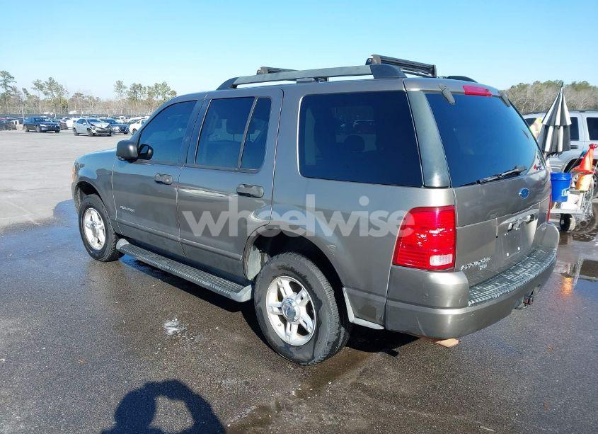 Photo 3 of 2005 Ford Explorer XLT/XLT SPORT (VIN 1FMZU73K05ZA19681)