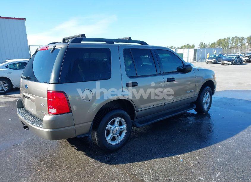 Photo 4 of 2005 Ford Explorer XLT/XLT SPORT (VIN 1FMZU73K05ZA19681)