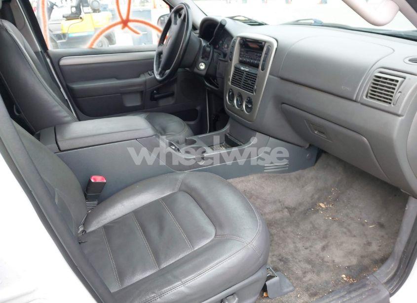 Photo 5 of 2003 Ford Explorer (VIN 1FMZU73K13ZA96475)