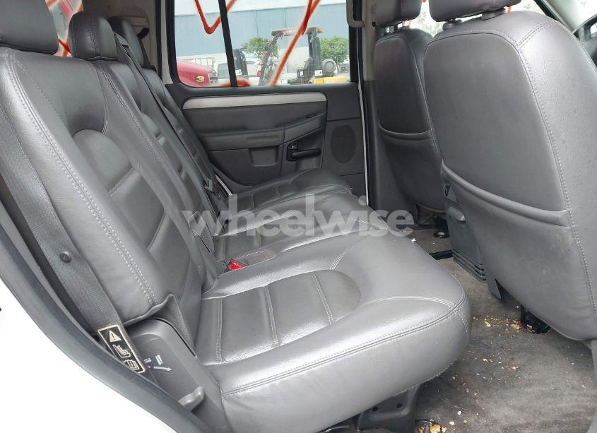 Photo 8 of 2003 Ford Explorer (VIN 1FMZU73K13ZA96475)