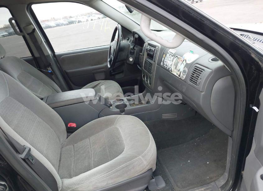 Photo 5 of 2005 Ford Explorer XLT/XLT SPORT (VIN 1FMZU73K15UB36750)