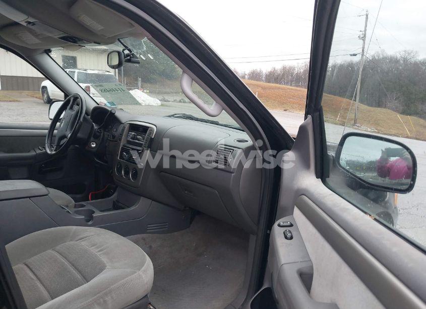 Photo 5 of 2004 Ford Explorer NBX/XLT (VIN 1FMZU73K24UA34341)