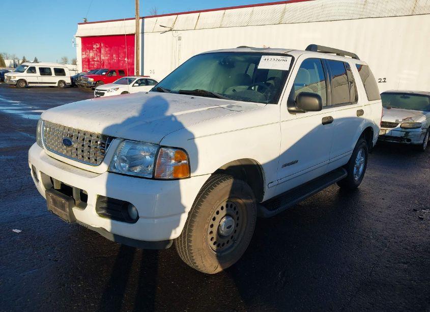 Photo 2 of 2005 Ford Explorer XLT/XLT SPORT (VIN 1FMZU73K25UB63326)
