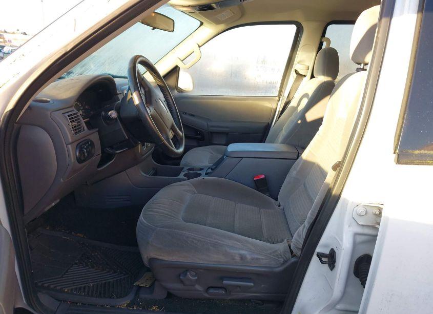 Photo 5 of 2005 Ford Explorer XLT/XLT SPORT (VIN 1FMZU73K25UB63326)