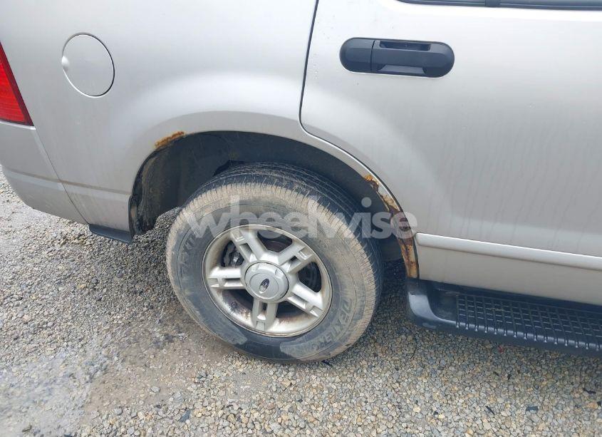 Photo 13 of 2005 Ford Explorer XLT/XLT SPORT (VIN 1FMZU73K35UB11333)