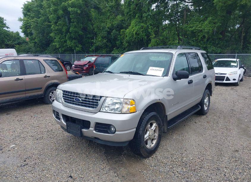 Photo 2 of 2005 Ford Explorer XLT/XLT SPORT (VIN 1FMZU73K35UB11333)