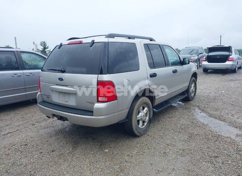 Photo 4 of 2005 Ford Explorer XLT/XLT SPORT (VIN 1FMZU73K35UB11333)