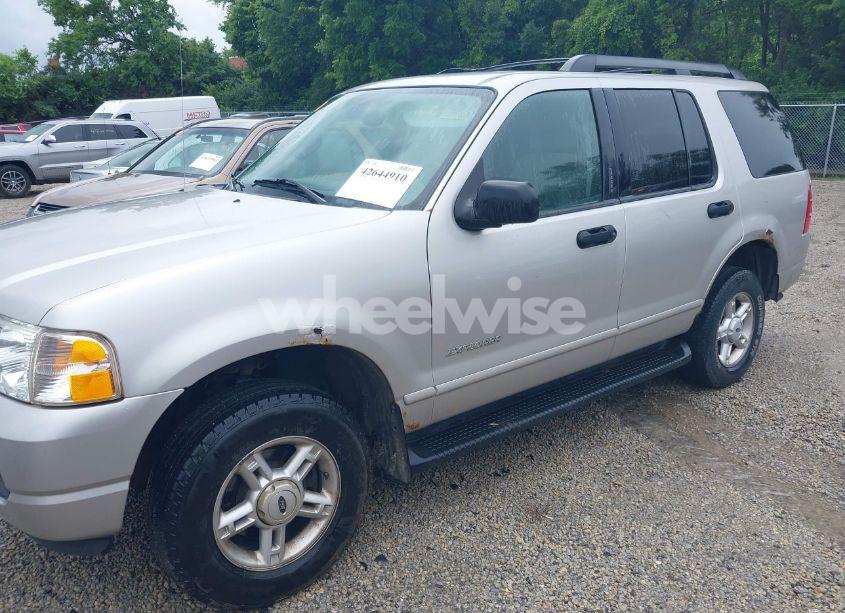 Photo 6 of 2005 Ford Explorer XLT/XLT SPORT (VIN 1FMZU73K35UB11333)