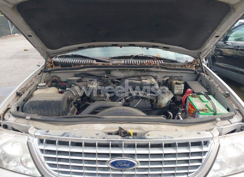 Photo 10 of 2005 Ford Explorer XLT/XLT SPORT (VIN 1FMZU73K35UB62539)