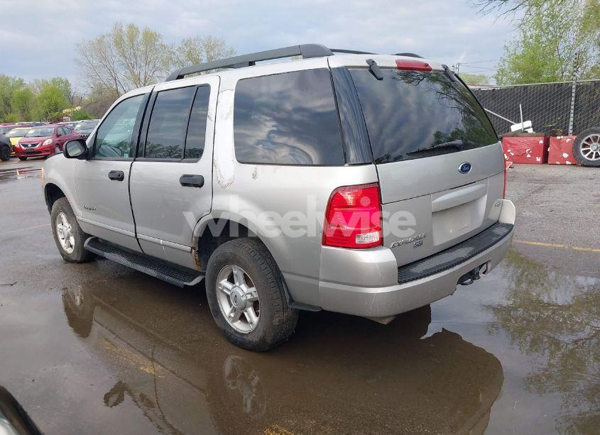 Photo 3 of 2005 Ford Explorer XLT/XLT SPORT (VIN 1FMZU73K35UB62539)