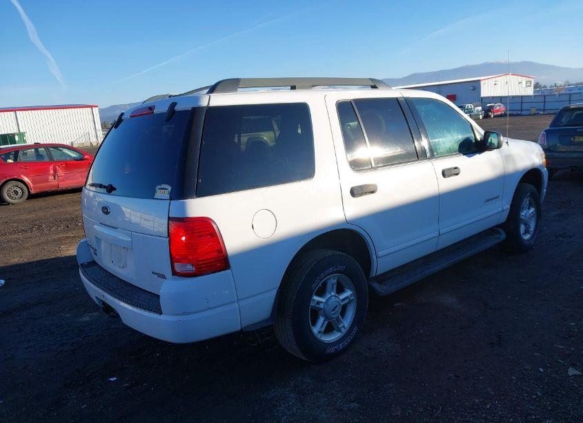 Photo 4 of 2005 Ford Explorer XLT/XLT SPORT (VIN 1FMZU73K35ZA55431)