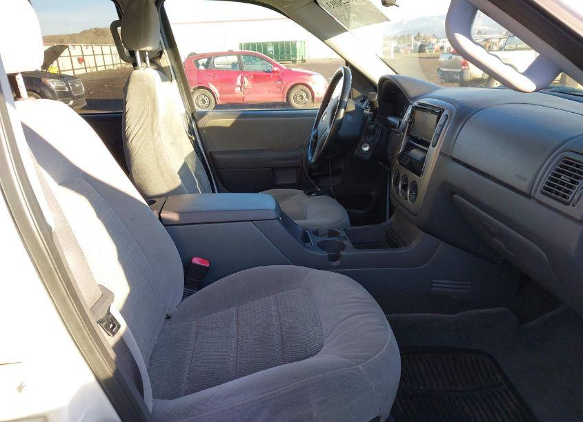 Photo 5 of 2005 Ford Explorer XLT/XLT SPORT (VIN 1FMZU73K35ZA55431)