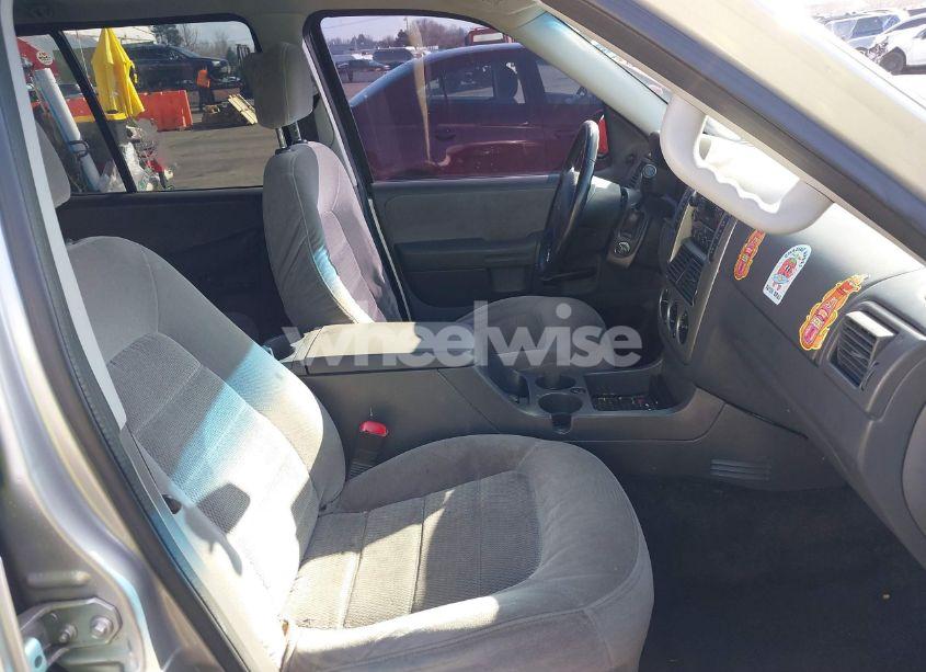 Photo 5 of 2005 Ford Explorer XLT/XLT SPORT (VIN 1FMZU73K45ZA17254)