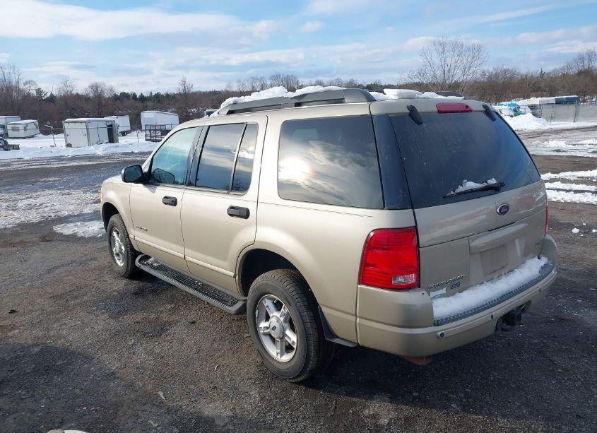 Photo 3 of 2005 Ford Explorer XLT/XLT SPORT (VIN 1FMZU73K55UA74303)