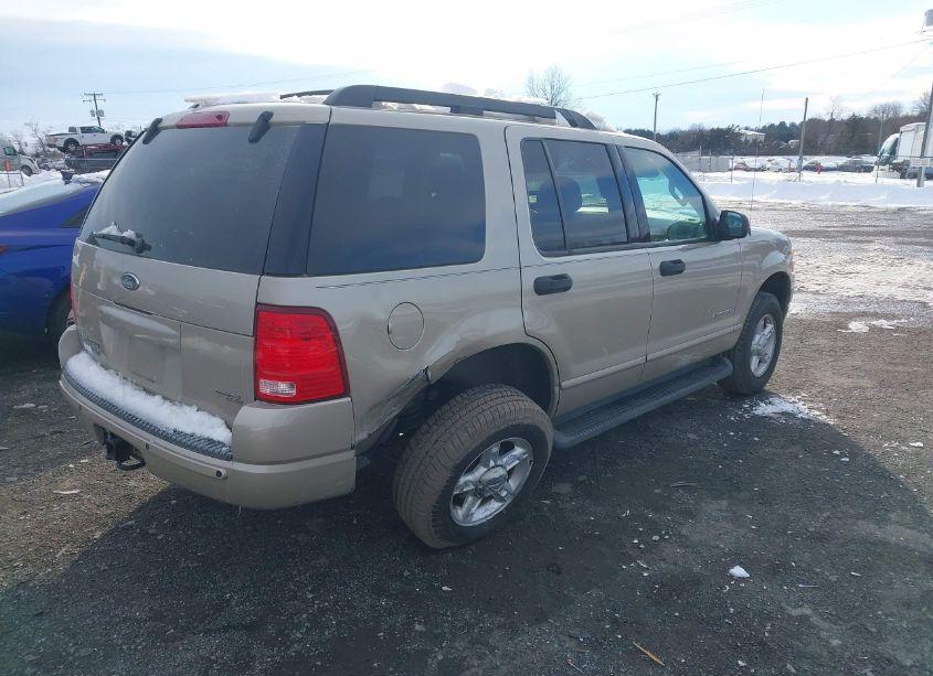Photo 4 of 2005 Ford Explorer XLT/XLT SPORT (VIN 1FMZU73K55UA74303)