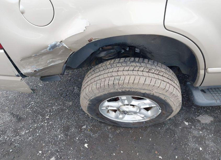 Photo 6 of 2005 Ford Explorer XLT/XLT SPORT (VIN 1FMZU73K55UA74303)