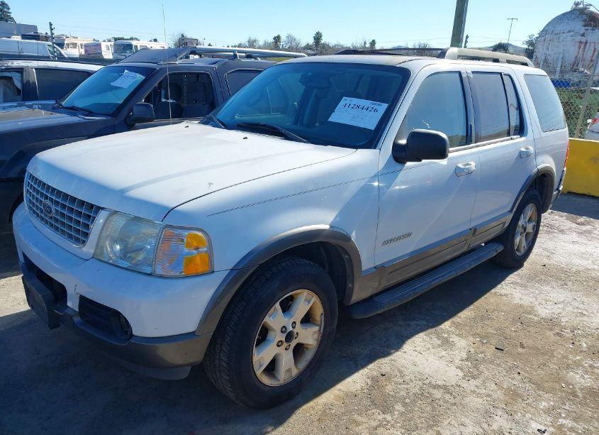 Photo 2 of 2005 Ford Explorer XLT/XLT SPORT (VIN 1FMZU73K55UB76474)
