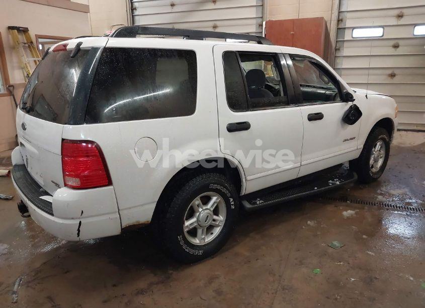 Photo 4 of 2005 Ford Explorer XLT/XLT SPORT (VIN 1FMZU73K55ZA77477)