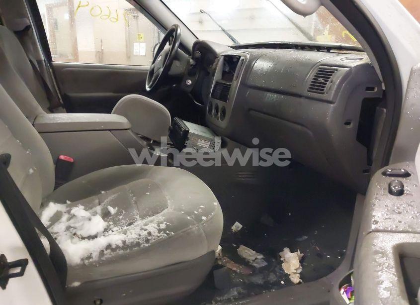 Photo 5 of 2005 Ford Explorer XLT/XLT SPORT (VIN 1FMZU73K55ZA77477)