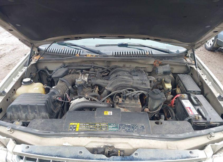 Photo 10 of 2004 Ford Explorer (VIN 1FMZU73K64UA02623)