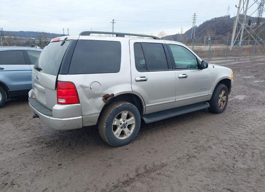 Photo 4 of 2004 Ford Explorer (VIN 1FMZU73K64UA02623)