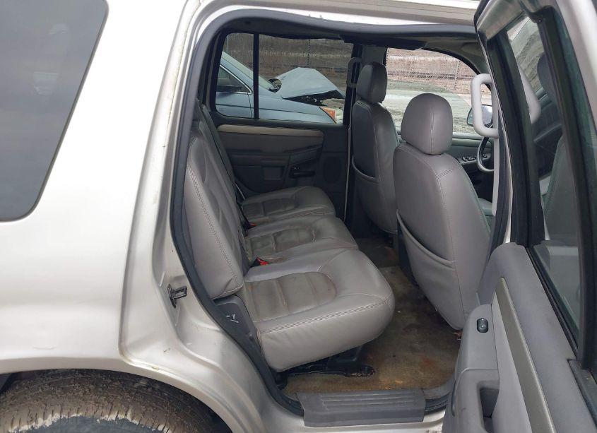 Photo 8 of 2004 Ford Explorer (VIN 1FMZU73K64UA02623)