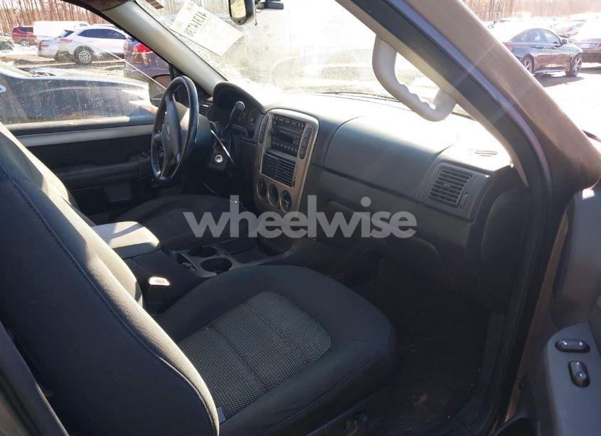 Photo 5 of 2004 Ford Explorer NBX/XLT (VIN 1FMZU73K64ZA34670)