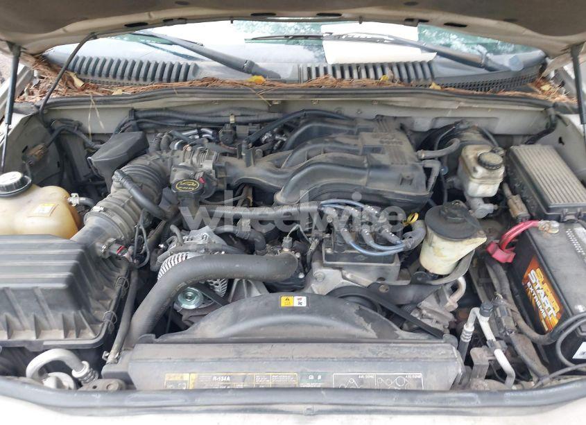 Photo 10 of 2005 Ford Explorer XLT/XLT SPORT (VIN 1FMZU73K65UA13770)