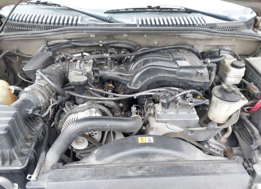 Photo 10 of 2005 Ford Explorer XLT/XLT SPORT (VIN 1FMZU73K65UA44792)