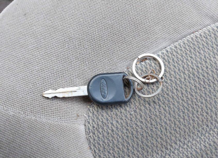 Photo 11 of 2005 Ford Explorer XLT/XLT SPORT (VIN 1FMZU73K65UB25453)