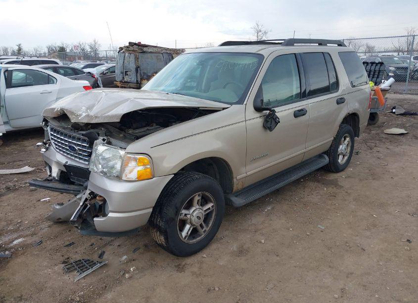 Photo 2 of 2005 Ford Explorer XLT/XLT SPORT (VIN 1FMZU73K65UB25453)