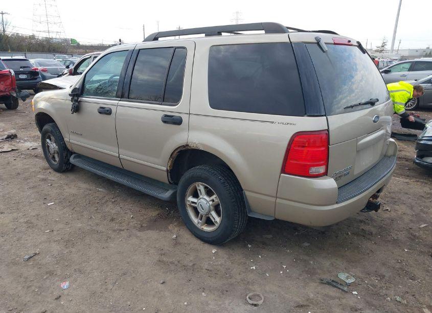 Photo 3 of 2005 Ford Explorer XLT/XLT SPORT (VIN 1FMZU73K65UB25453)