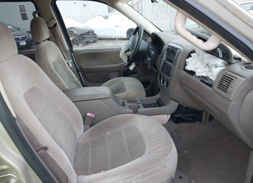 Photo 5 of 2005 Ford Explorer XLT/XLT SPORT (VIN 1FMZU73K65UB25453)