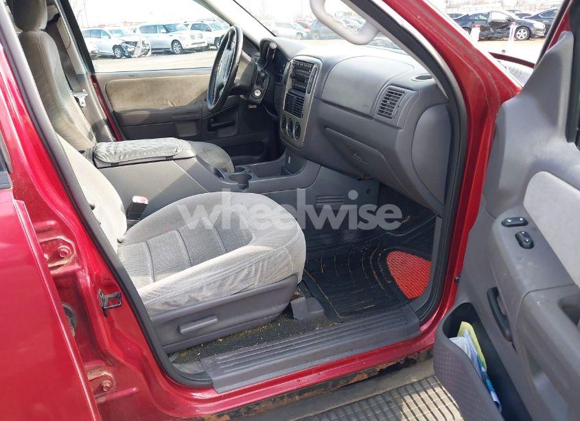 Photo 5 of 2005 Ford Explorer XLT/XLT SPORT (VIN 1FMZU73K65UB42186)