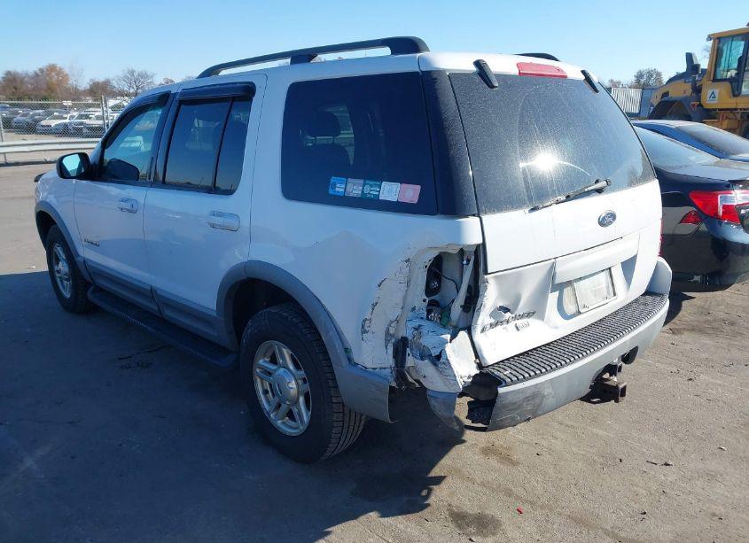 Photo 2 of 2002 Ford Explorer XLT (VIN 1FMZU73K72UD59242)
