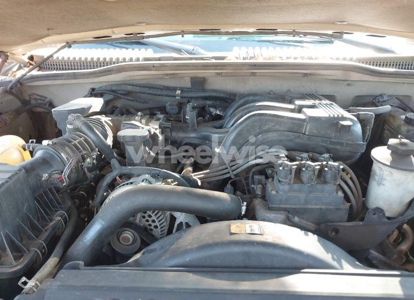 Photo 10 of 2005 Ford Explorer XLT/XLT SPORT (VIN 1FMZU73K75UA95184)