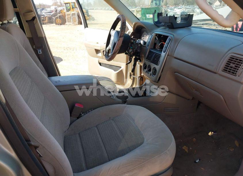 Photo 5 of 2005 Ford Explorer XLT/XLT SPORT (VIN 1FMZU73K75UA95184)