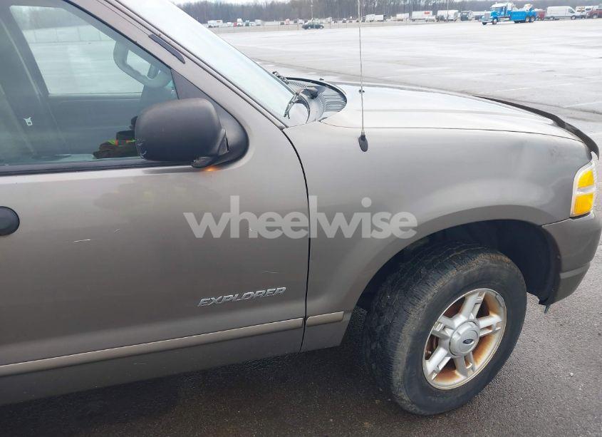 Photo 15 of 2005 Ford Explorer XLT/XLT SPORT (VIN 1FMZU73K85ZA51472)