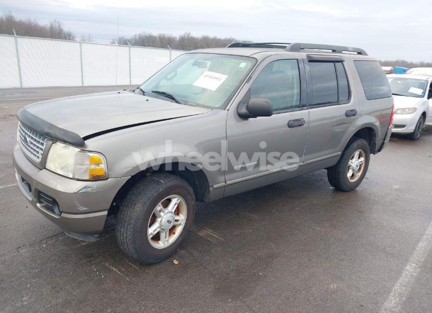 Photo 2 of 2005 Ford Explorer XLT/XLT SPORT (VIN 1FMZU73K85ZA51472)