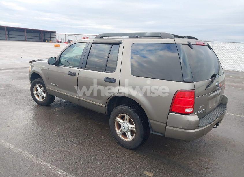 Photo 3 of 2005 Ford Explorer XLT/XLT SPORT (VIN 1FMZU73K85ZA51472)