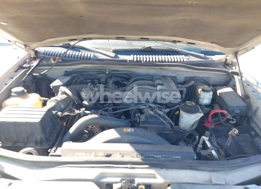 Photo 10 of 2005 Ford Explorer XLT/XLT SPORT (VIN 1FMZU73K95UB47611)
