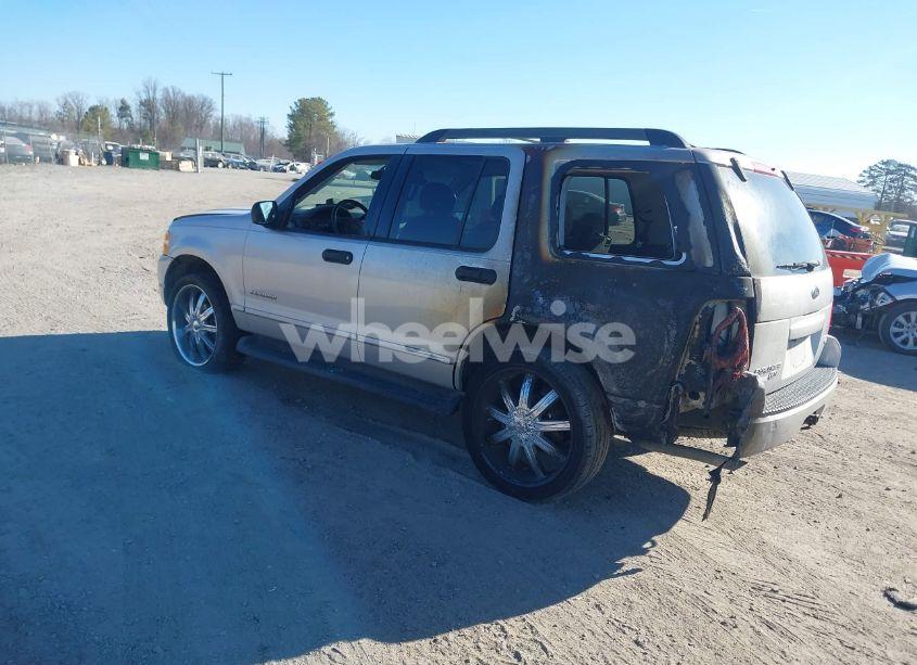 Photo 3 of 2005 Ford Explorer XLT/XLT SPORT (VIN 1FMZU73K95UB47611)